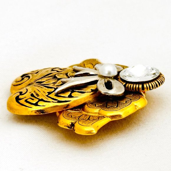 Vintage Angel Brooch w/Beautiful Clear RIvoli Crystal & Faux Pearl - Signed - Picture 4 of 8